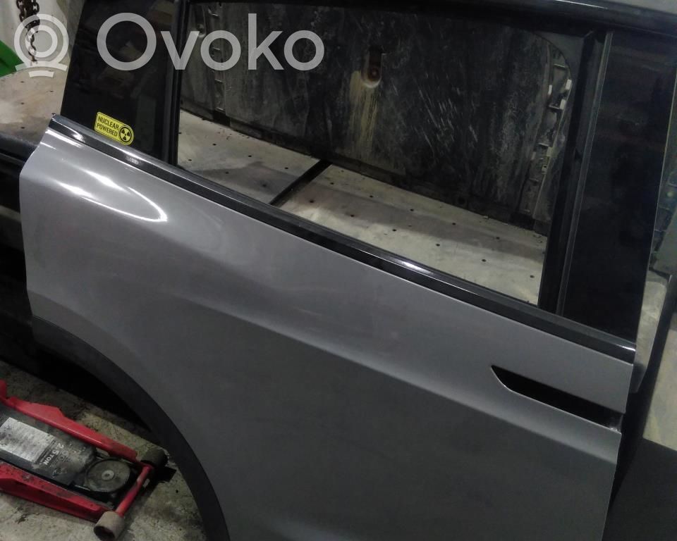 Tesla Model X Galinės durys 