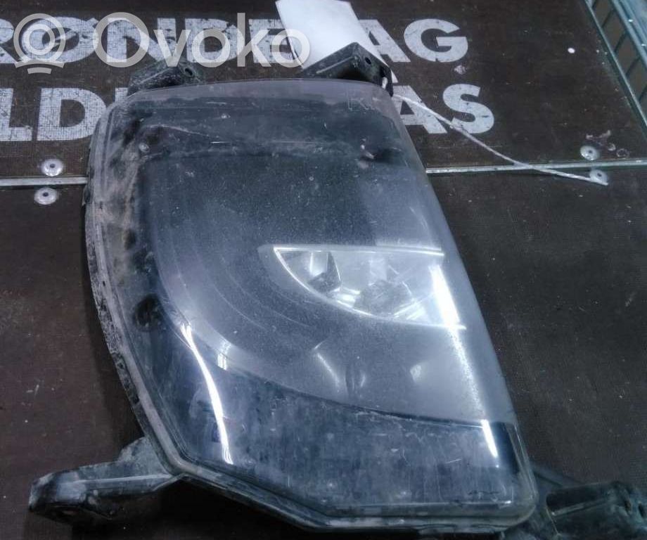 Tesla Model S Miglas lukturis priekšā 