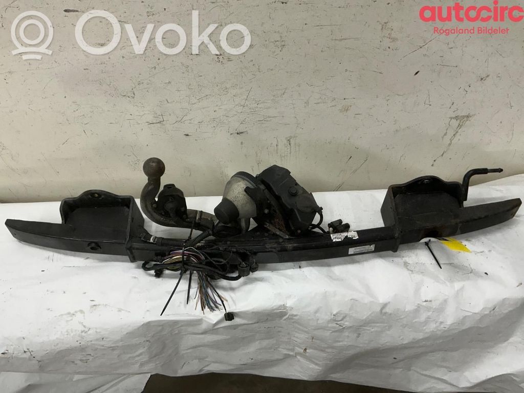 BMW 3 E90 E91 Āķa stiprinājuma sija 