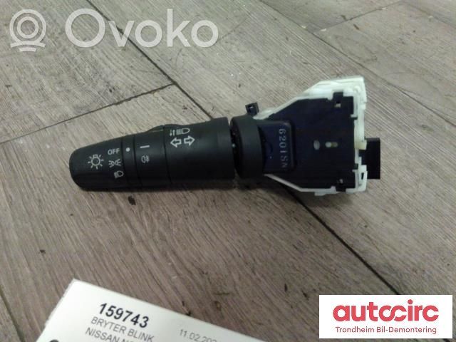 Nissan Note (E11) Other switches/knobs/shifts 