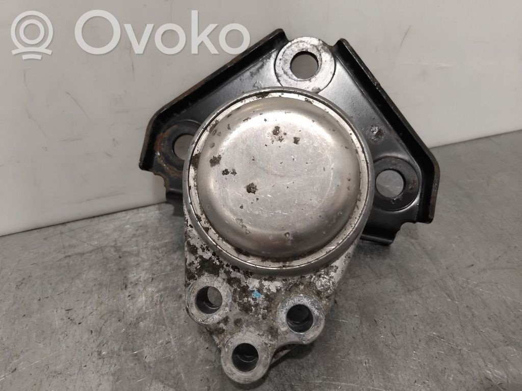 Ford Fusion Engine mount bracket 