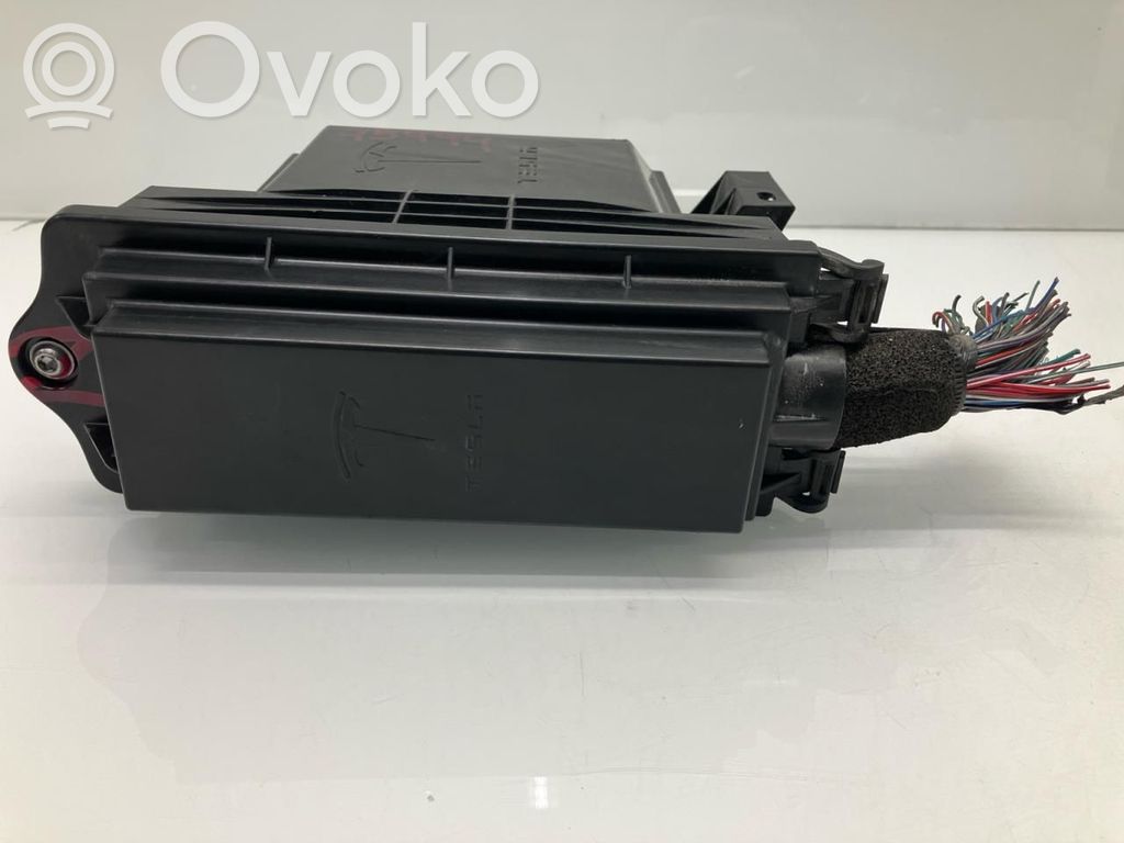 Tesla Model X Other control units/modules 