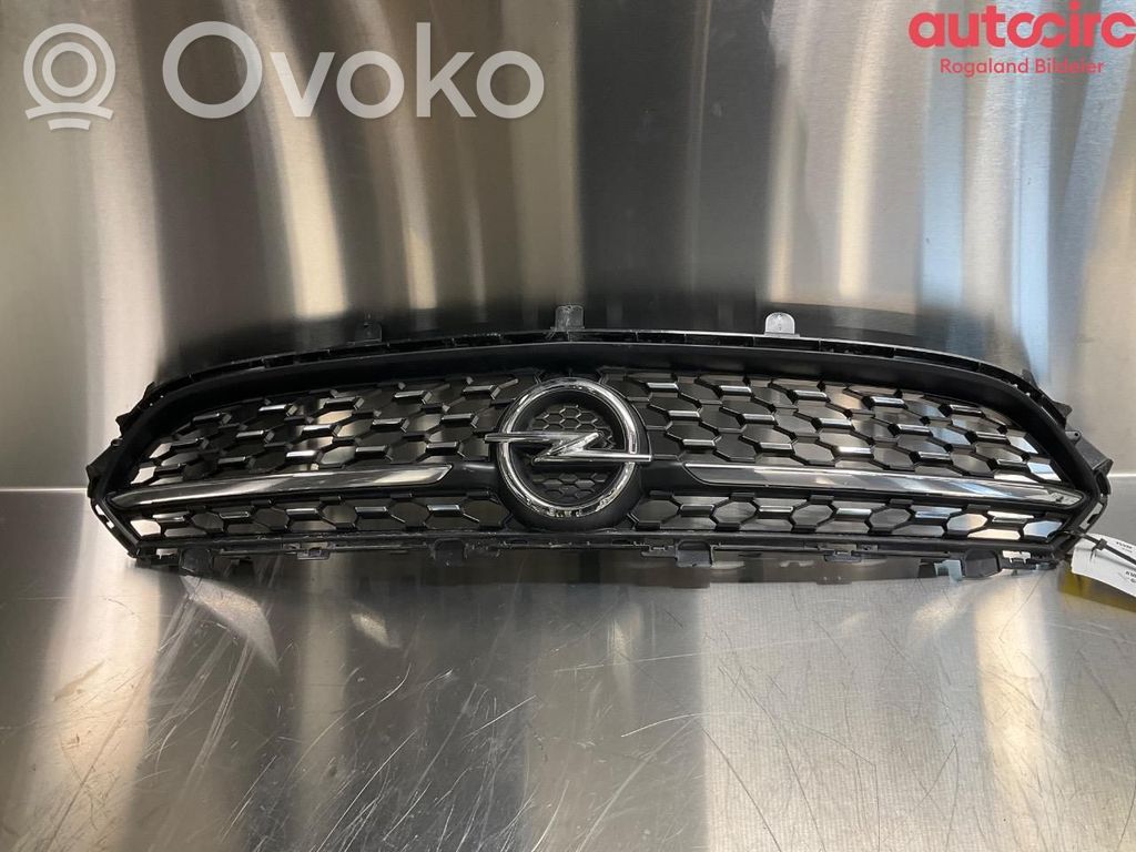 Opel Corsa F Etusäleikkö 