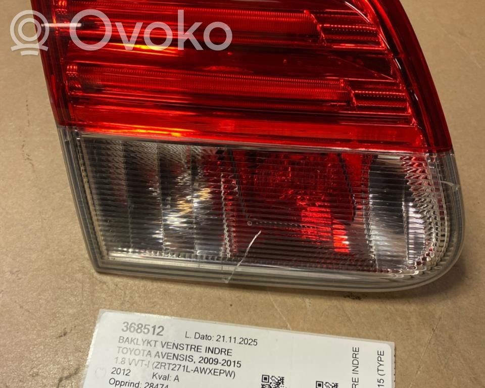 Toyota Avensis T270 Lampa tylna 