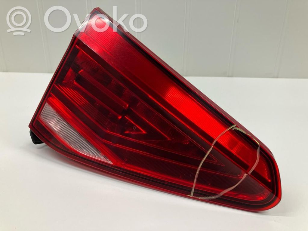 Volkswagen Touran III Lampa tylna 