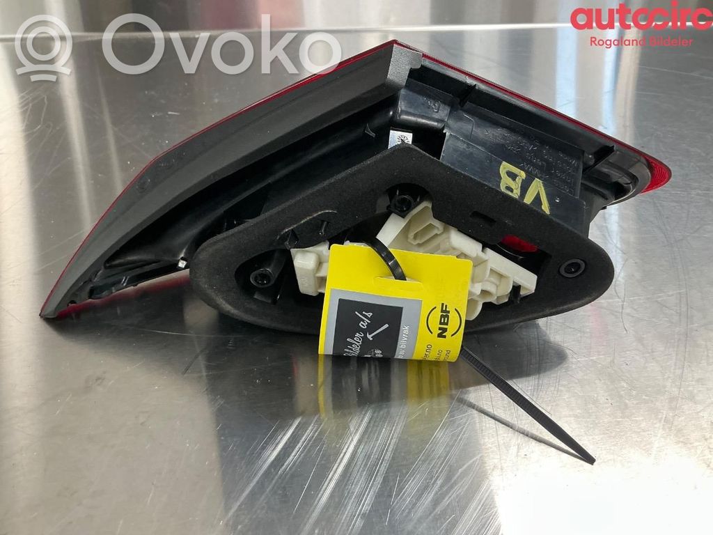 Opel Astra J Feux arrière / postérieurs 