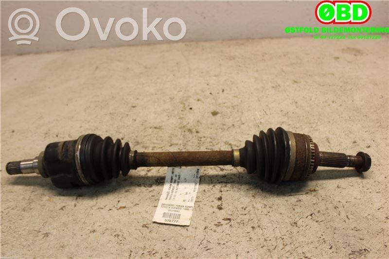 Toyota Avensis T220 Etuvetoakseli