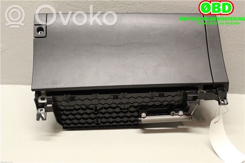 Lexus CT 200H Daiktadėžė 