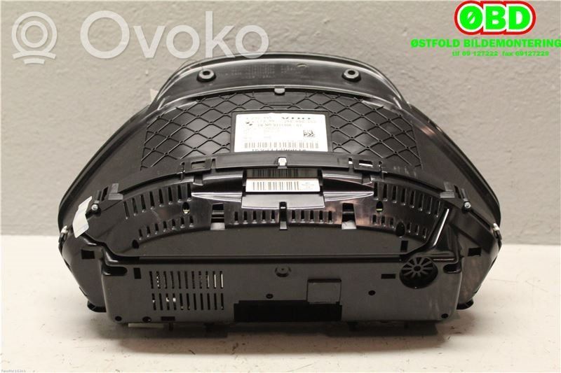 BMW 3 F30 F35 F31 Nopeusmittari (mittaristo) 
