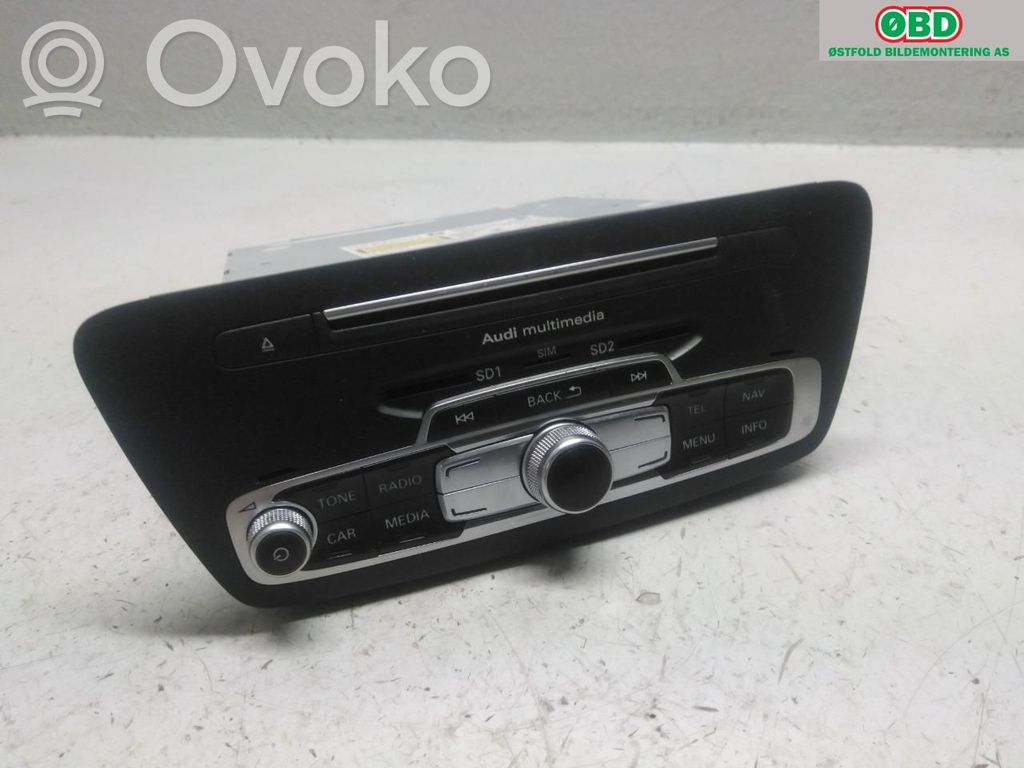 Panel / Radioodtwarzacz CD/DVD/GPS   8U1035670A,8U1035670A
