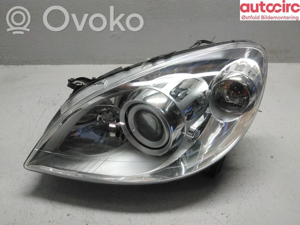 Mercedes-Benz B W245 Lampa przednia 