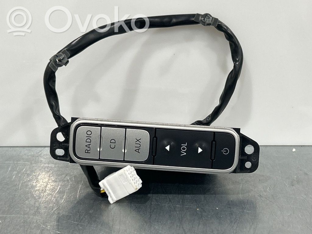 Nissan NV200 Altri interruttori/pulsanti/cambi
