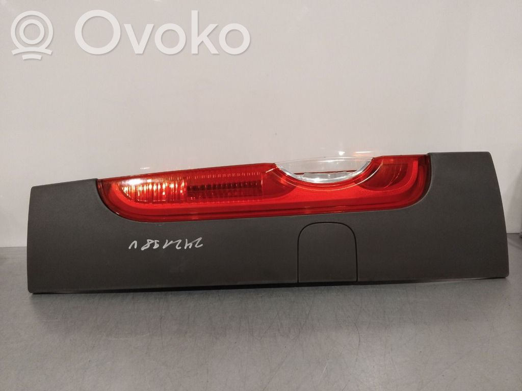 Nissan Primastar Feux arrière / postérieurs