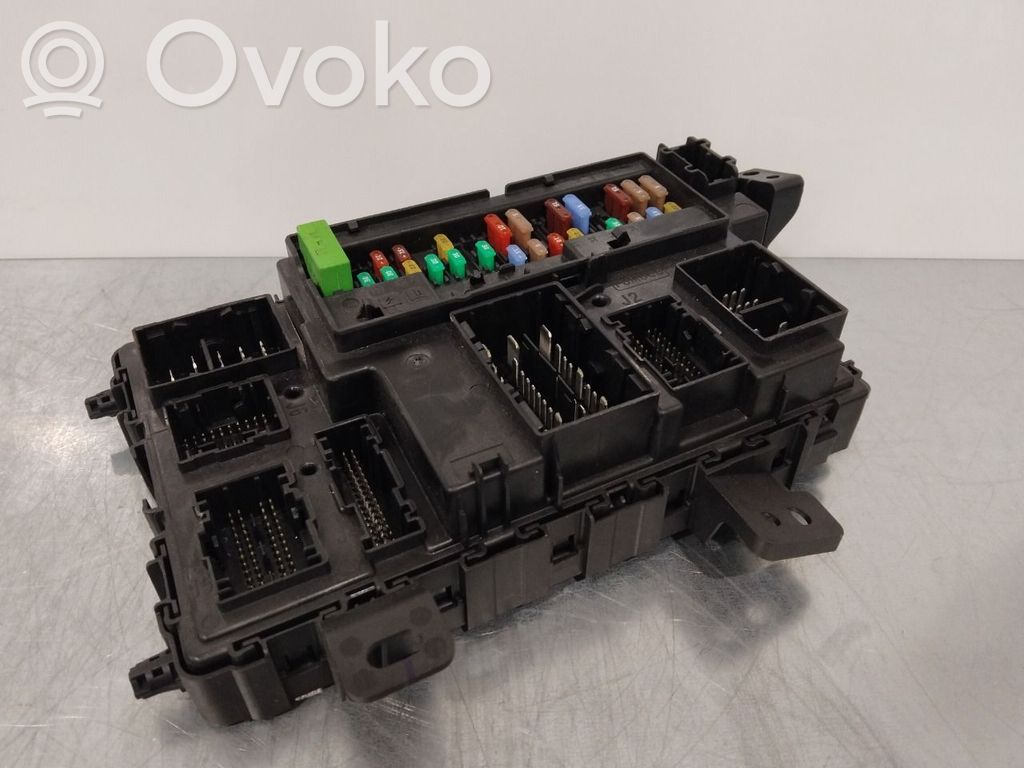 Ford Transit Courier Saugiklių dėžė (komplektas) 