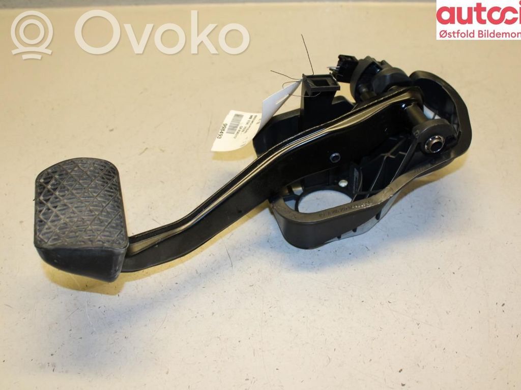 Mercedes-Benz EQC Assemblage pédale 