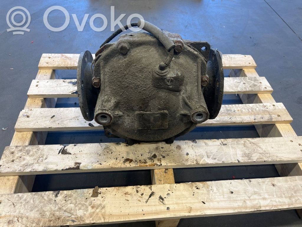 Mitsubishi Pajero Belka osi tylnej