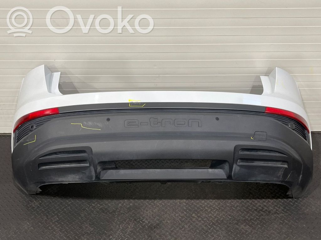 Audi Q4 e-tron Bamperis 