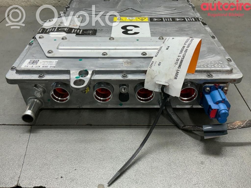 Tesla Model S Cargador de batería (opcional) 