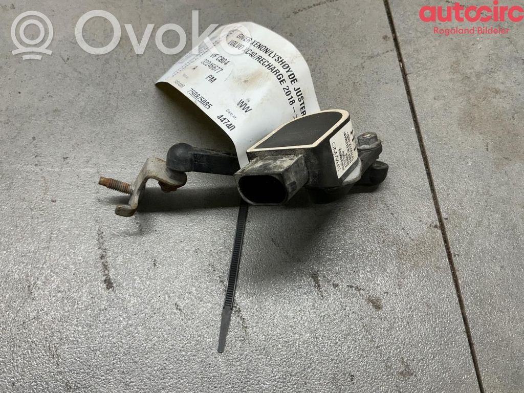 Volvo XC40 Sensore di livello di altezza della sospensione pneumatica anteriore (usato) 