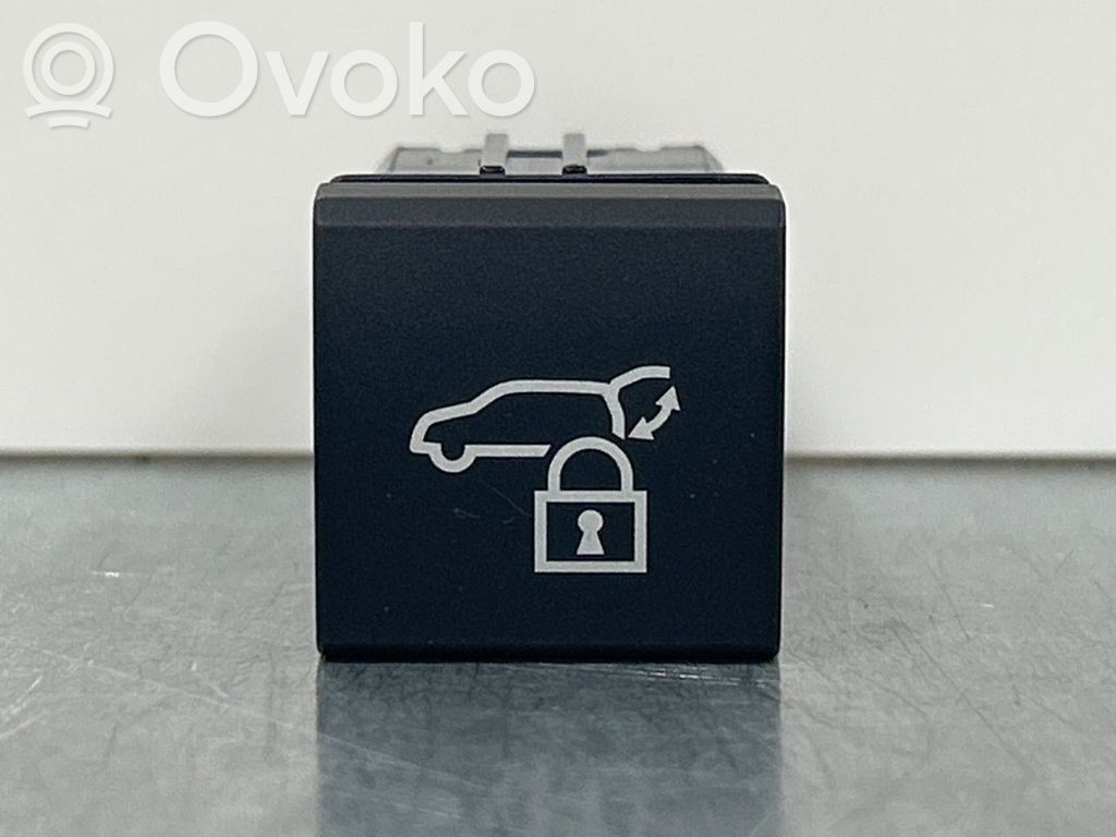 Toyota bZ4X Comutator deschidere hayon 