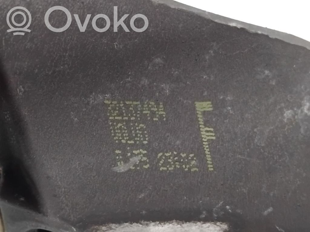 Volvo V60 Engine mount bracket 