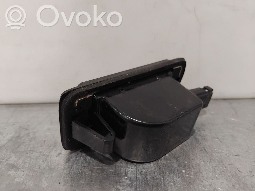 Opel Astra J Éclairage de plaque d'immatriculation