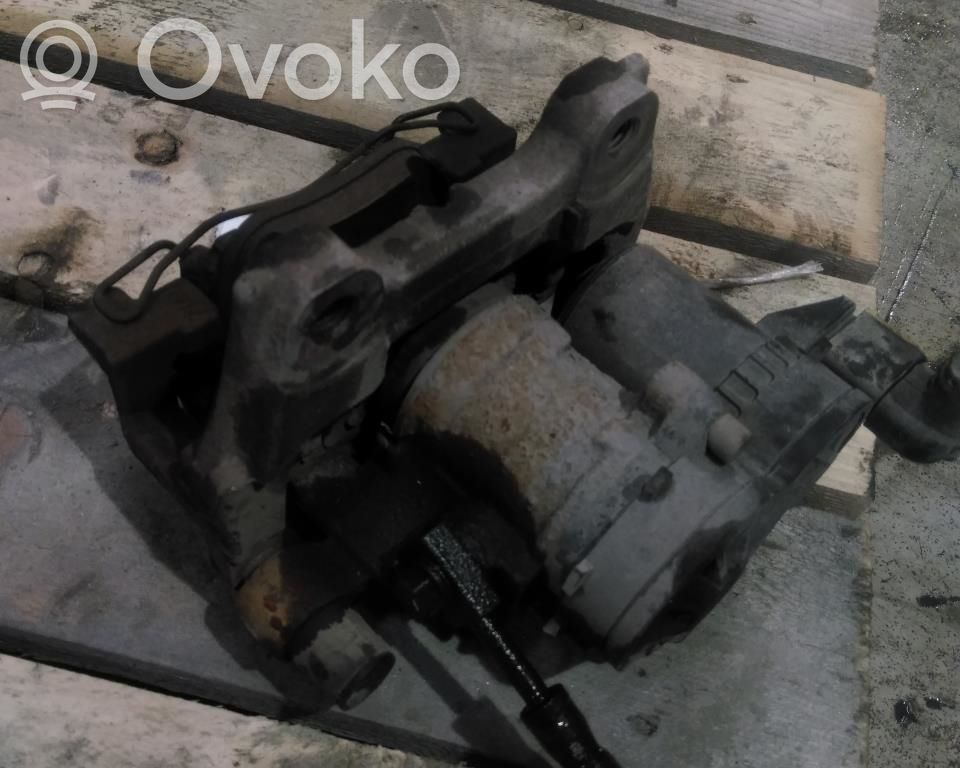 Volvo XC40 Задний суппорт 