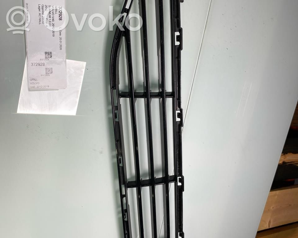 Volvo V40 Rejilla delantera 