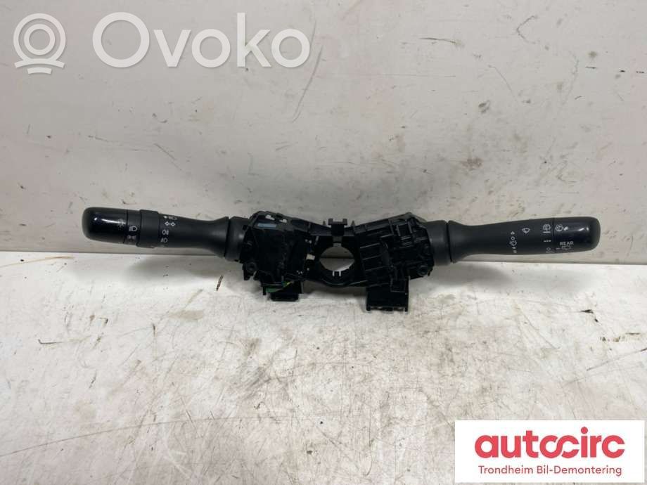 Toyota Verso-S Interruptor de control multifunción 