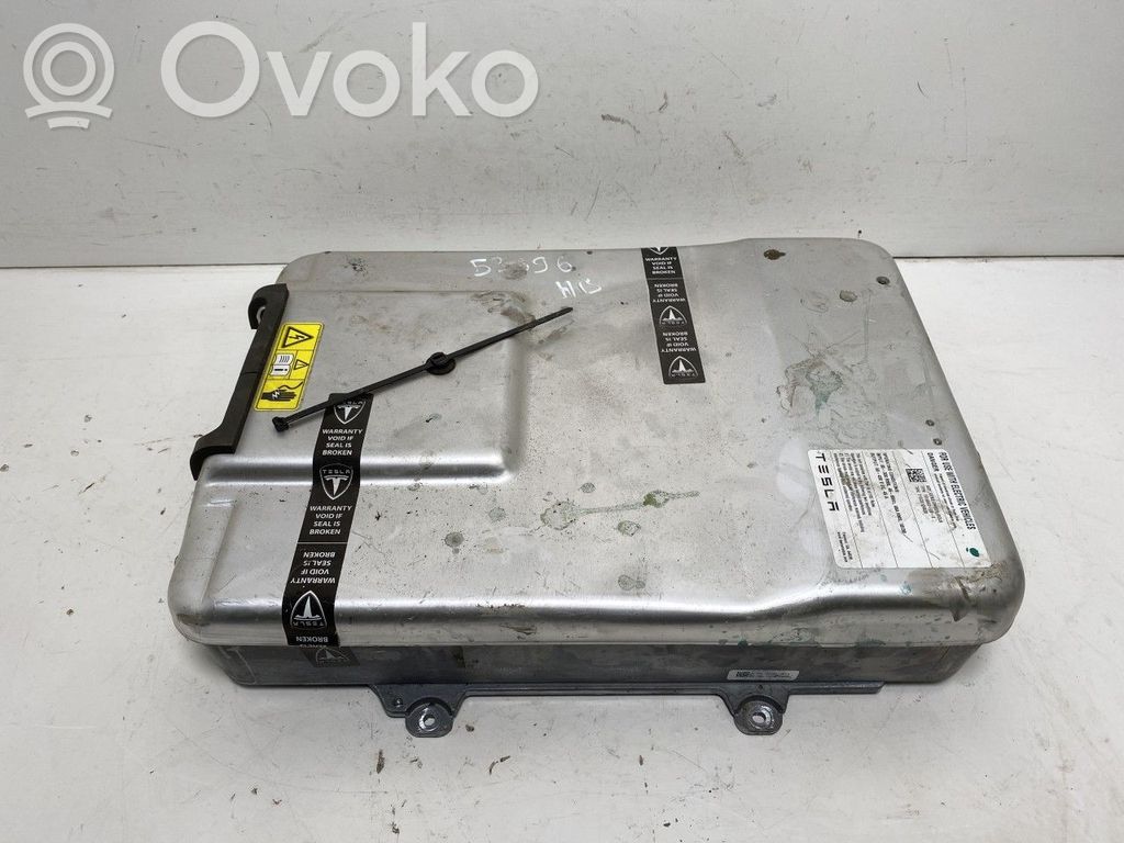 Tesla Model S Battery charger (optional) 