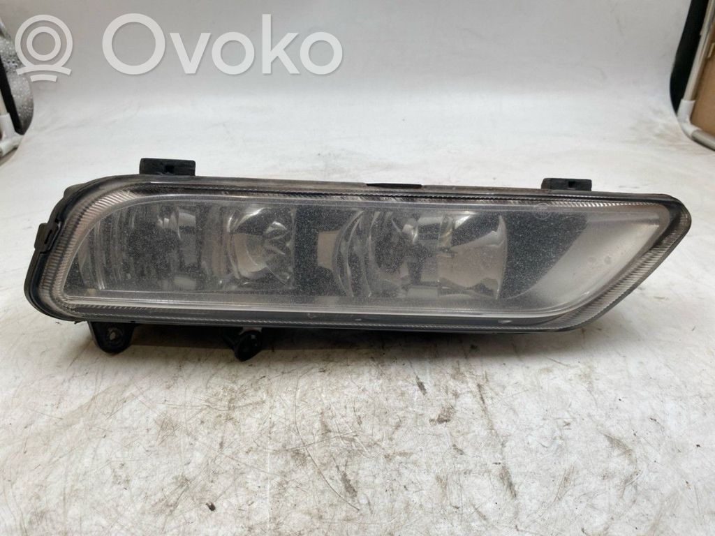 Volkswagen PASSAT B7 Feu antibrouillard avant