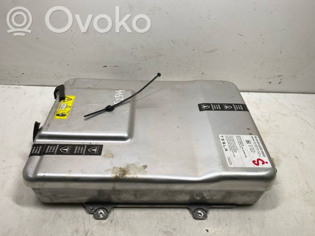Tesla Model S Battery charger (optional) 
