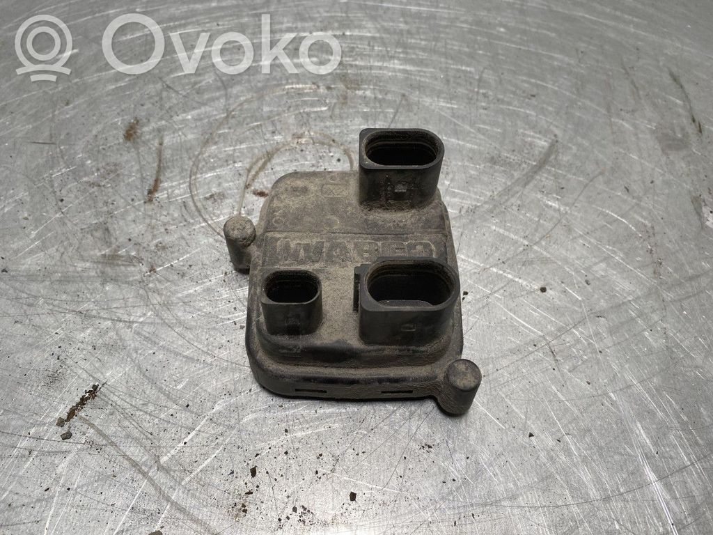 Porsche Taycan 9J1 Przycisk / Przełącznik zawieszenia 