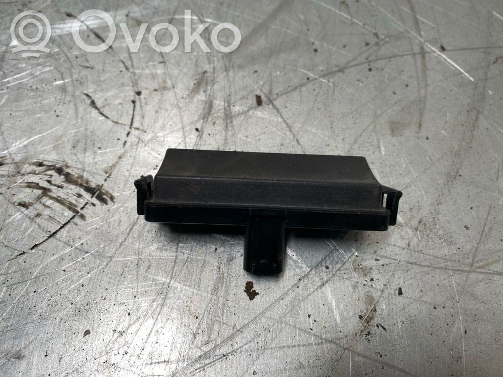 Tesla Model Y Uchwyt / Rączka zewnętrzna otwierania klapy tylnej / bagażnika 