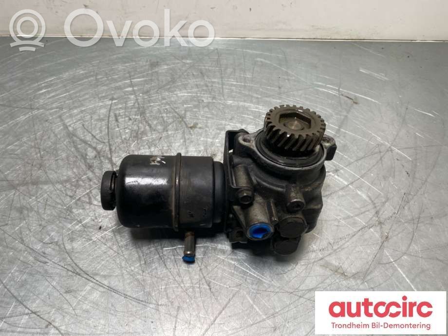 Mitsubishi Pajero Bomba de dirección hidráulica 