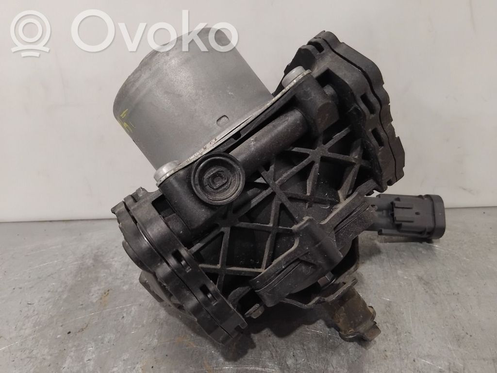 Peugeot 208 II Pompe à vide