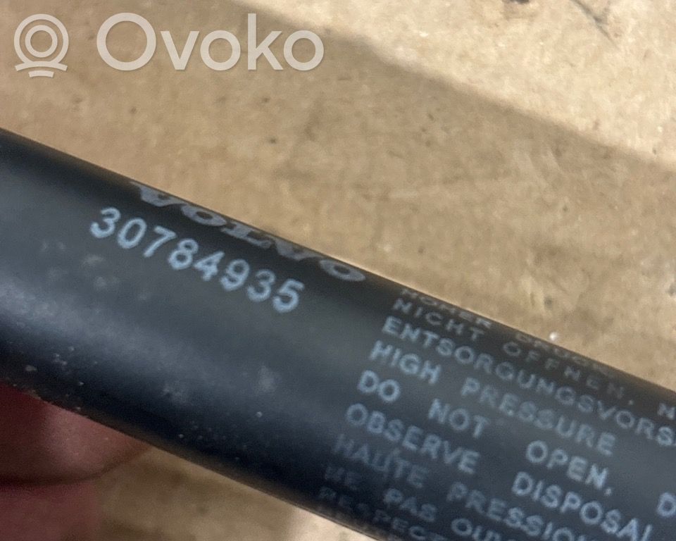 Volvo XC60 Konepellin kaasujousi