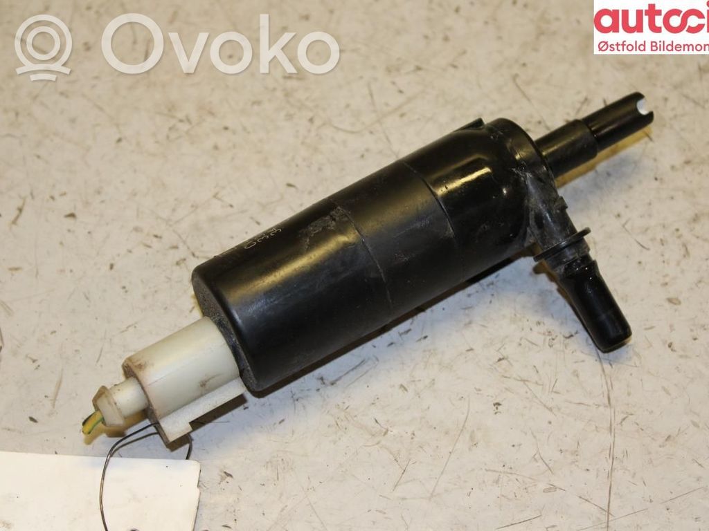Ford Kuga II Windscreen/windshield washer pump 