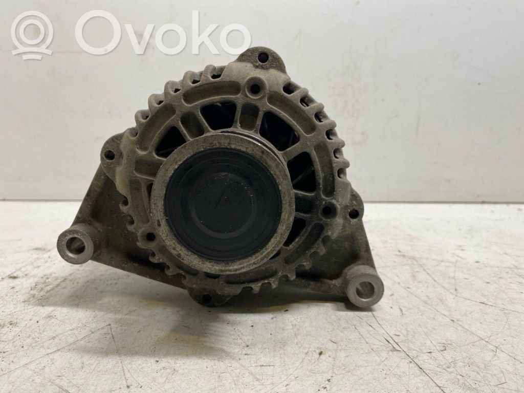 Opel Astra J Alternator 