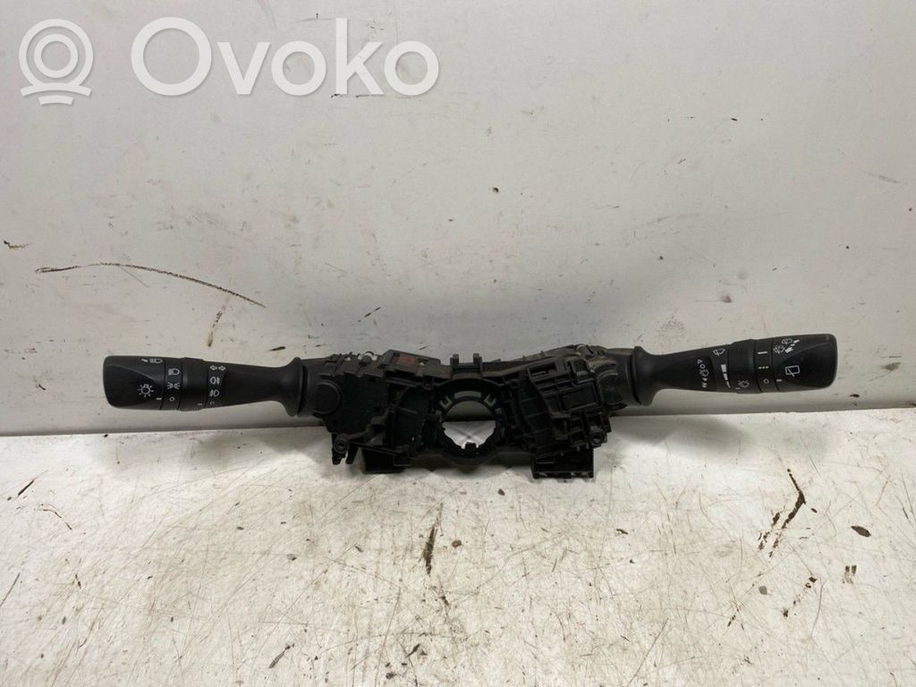 Toyota Auris E180 Interruptor de control multifunción 