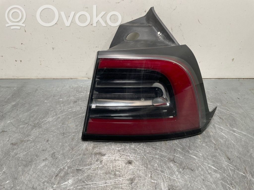 Tesla Model 3 Takavalot 