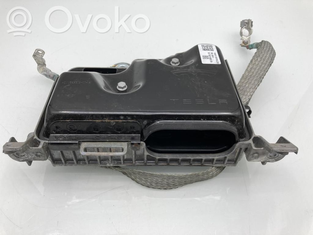 Tesla Model 3 Muut ohjainlaitteet/moduulit 
