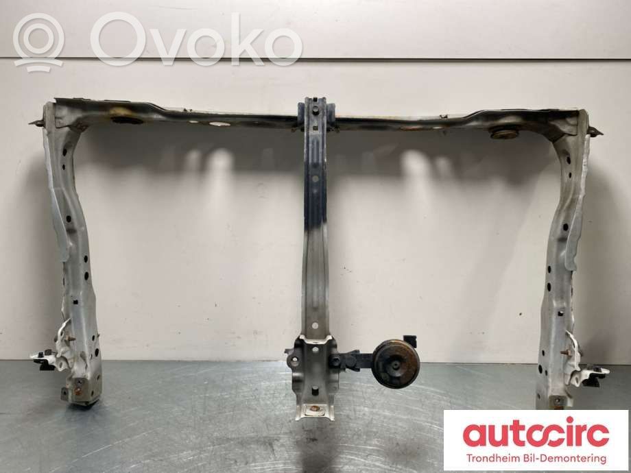 Toyota Auris E180 Панель радиаторов 