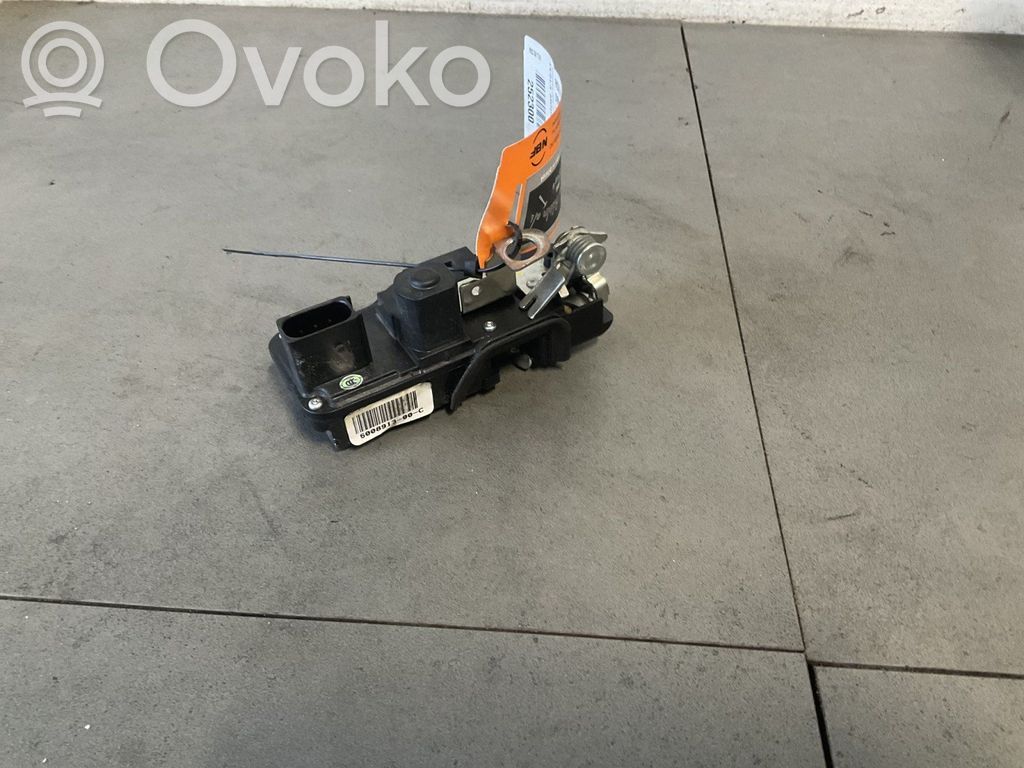 Tesla Model S Etuoven lukko 