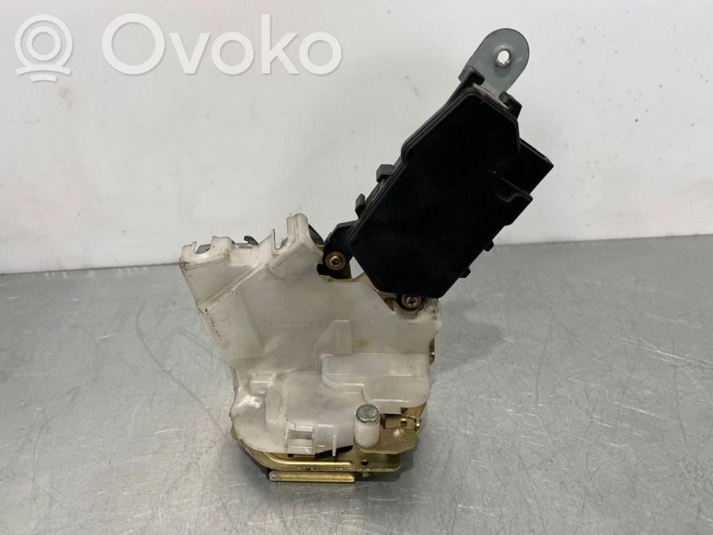 Zamek drzwi tylnych   61035SA001,61035SA000,61035SA000,61035SA000,61035SA001
