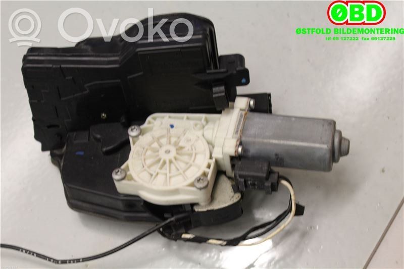 BMW 7 E65 E66 Takaoven lukko 