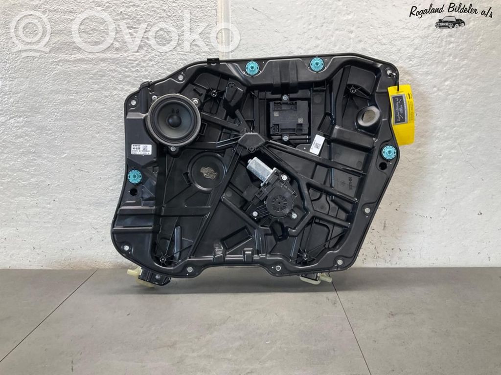 BMW X1 U11 Podnośnik szyby drzwi z silniczkiem 