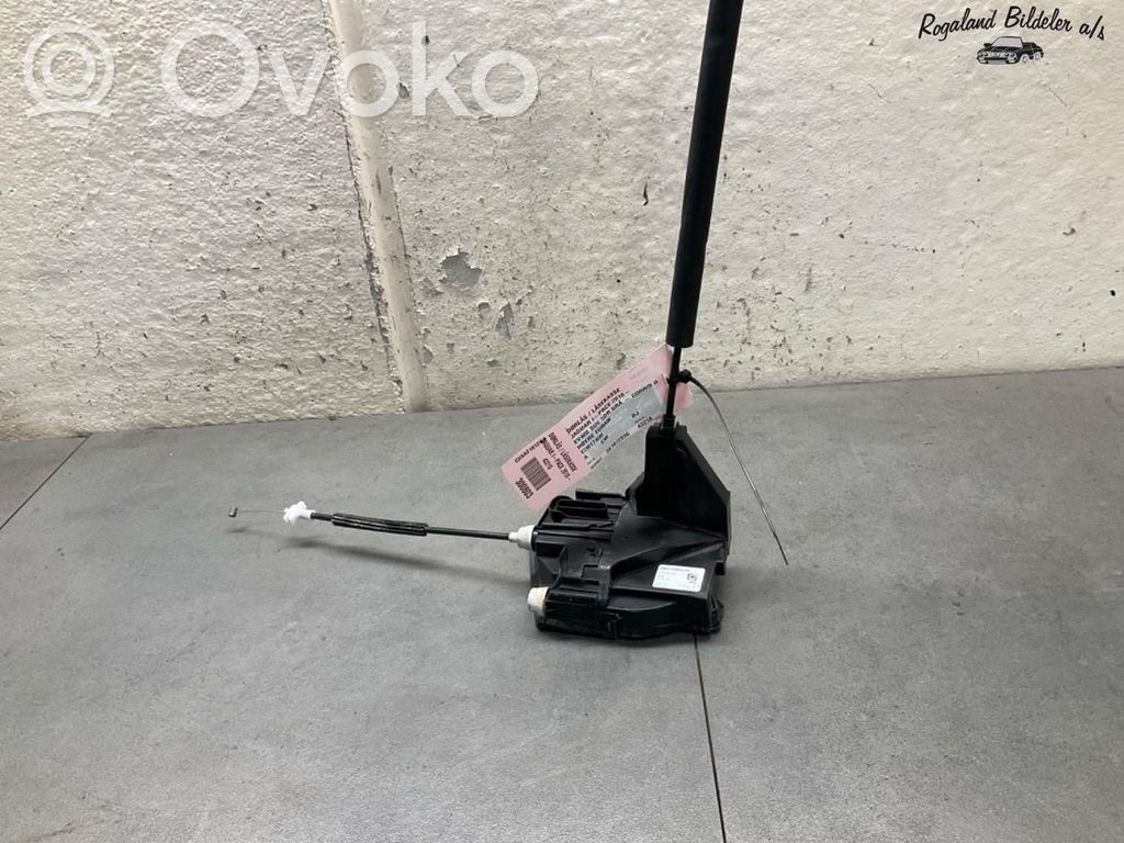 Jaguar I-Pace Front door lock 