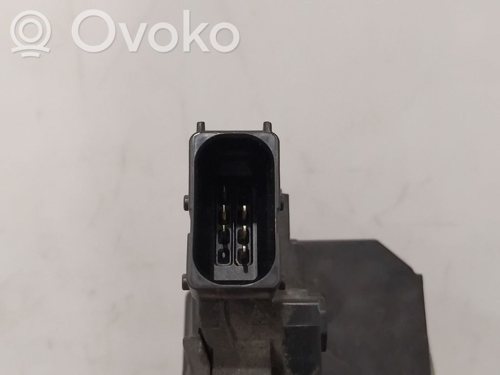 Opel Corsa D Serratura portiera posteriore 