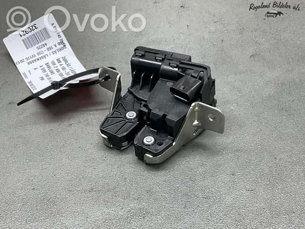 Mercedes-Benz A W176 Serratura portiera anteriore